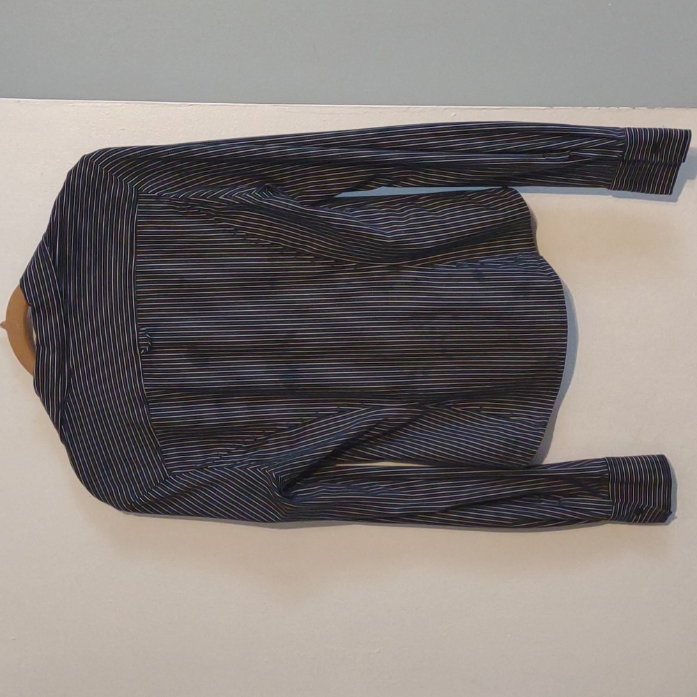 Express long sleeve button up - Picture 4 of 4